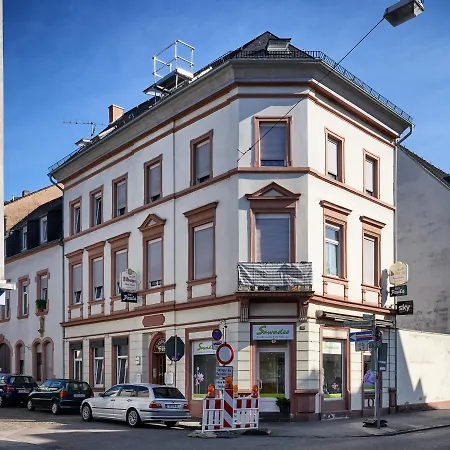 Marx Studio-apartment In - Ideal Fuer Geschaeftsreisende Und Paare - Zentrum - Lage Трир